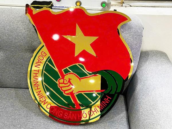 Gia công logo - biển hiệu inox ăn mòn sơn màu giá rẻ tại Hà Nội