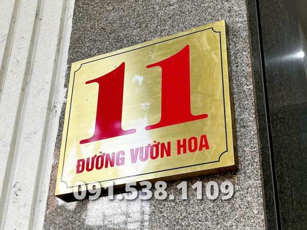 Gia công logo - biển hiệu inox ăn mòn sơn màu giá rẻ tại Hà Nội