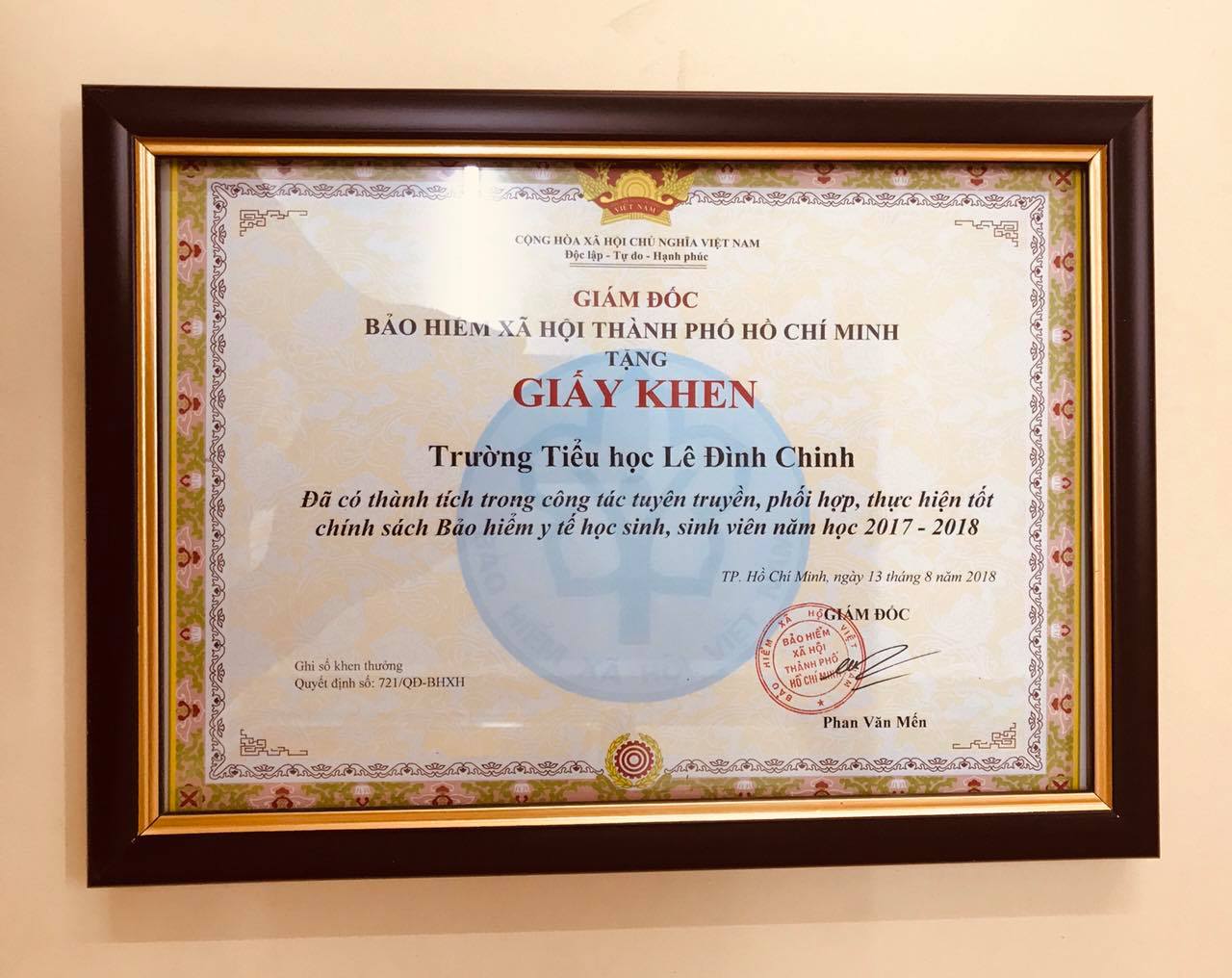 Khung giấy khen A4