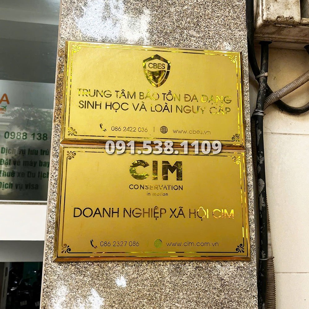 Những lưu ý khi sử dụng biển hiệu - logo inox ăn mòn