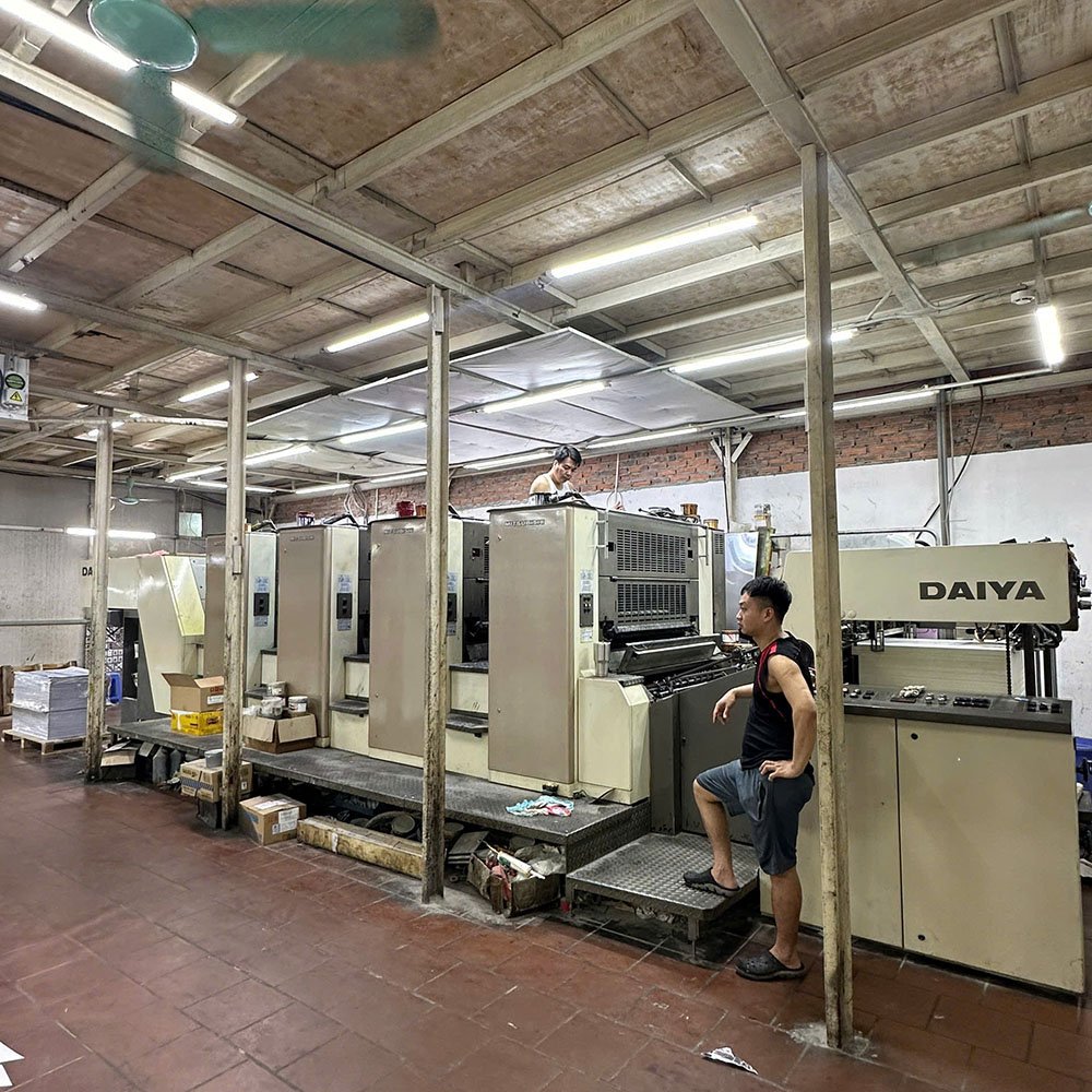 In offset 4 màu CMYK chuẩn sắc độ