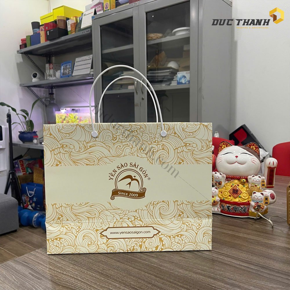 Cửa hàng, showroom, đại lý quà Tết